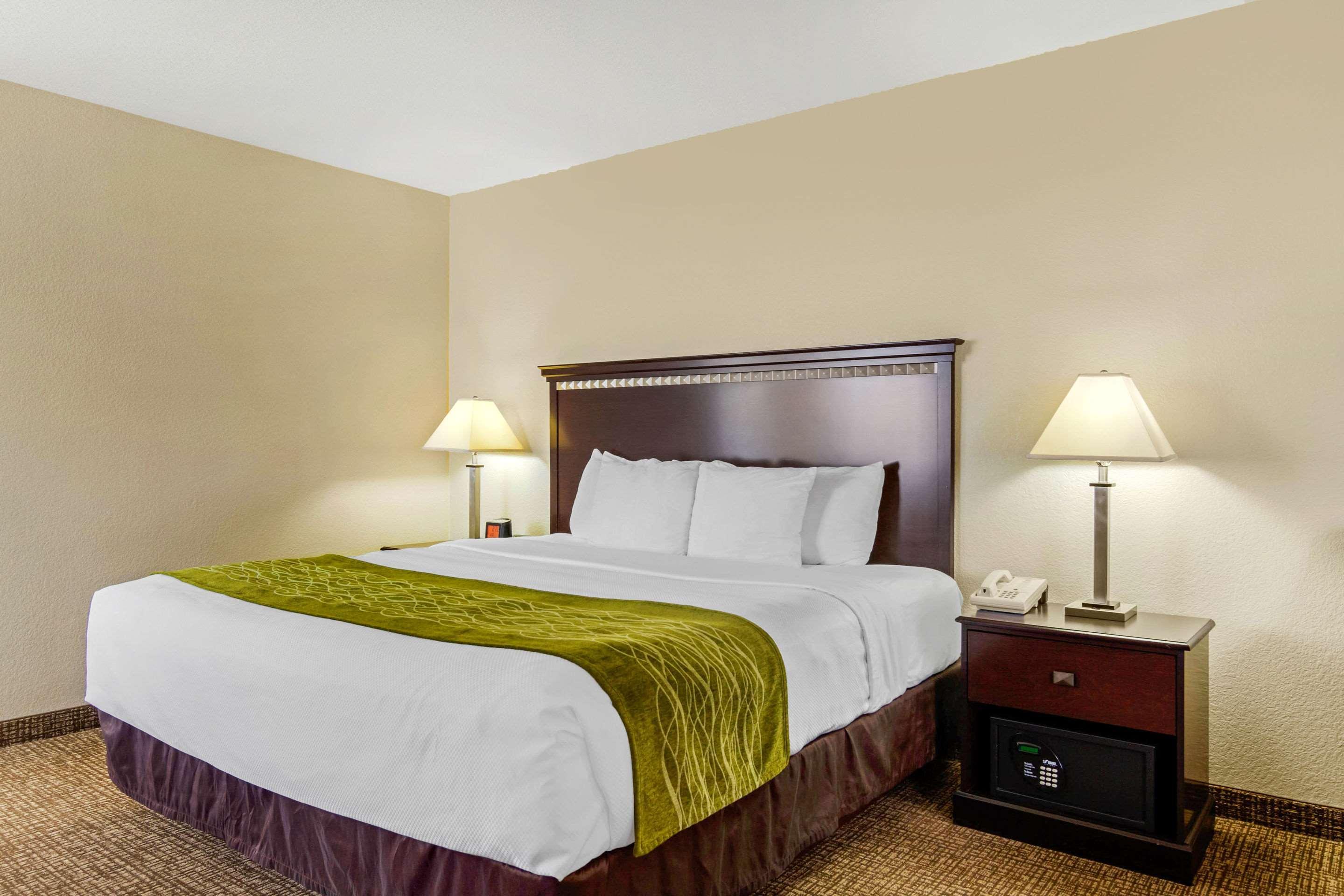 Comfort Inn & Suites Greeley Ngoại thất bức ảnh