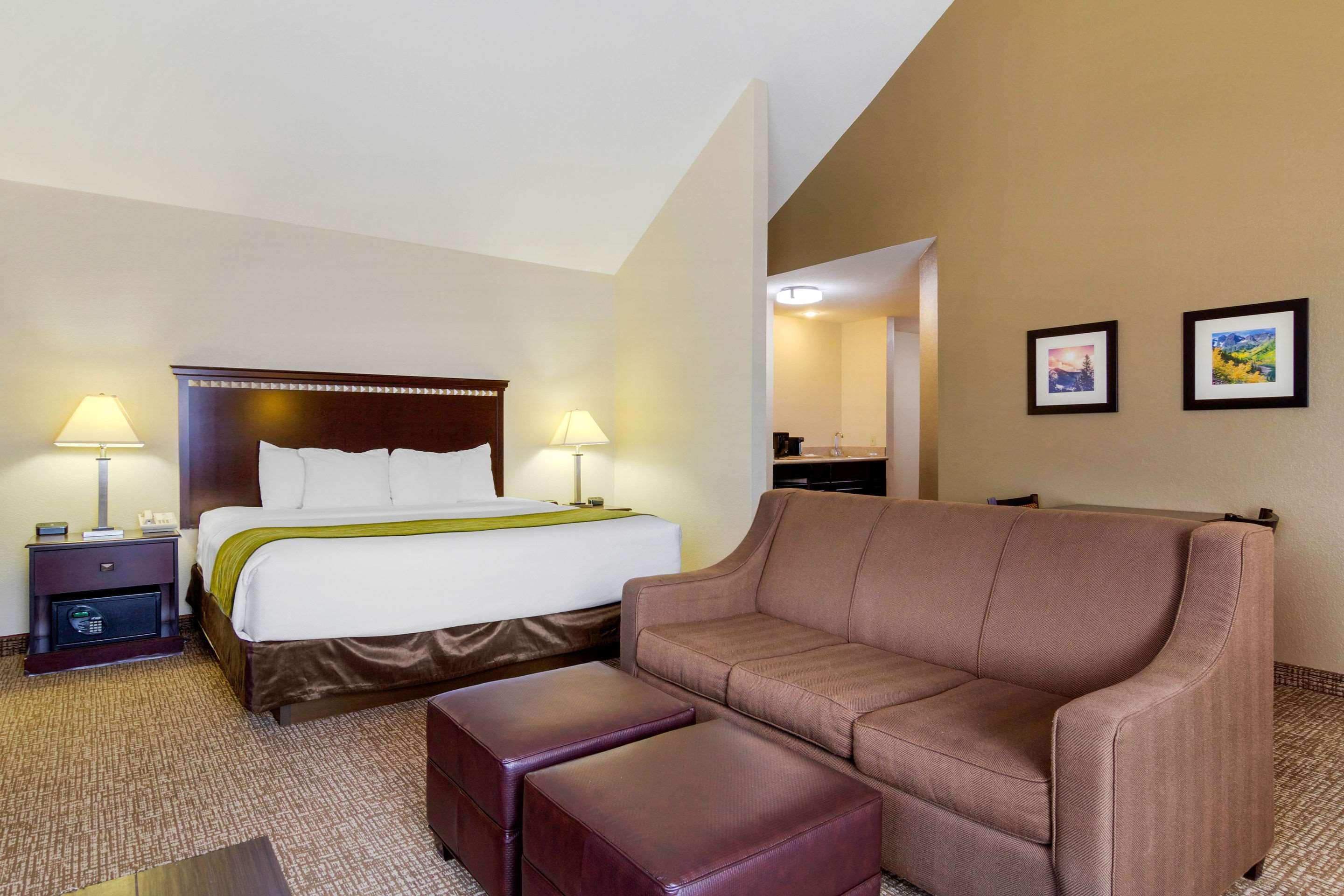 Comfort Inn & Suites Greeley Ngoại thất bức ảnh