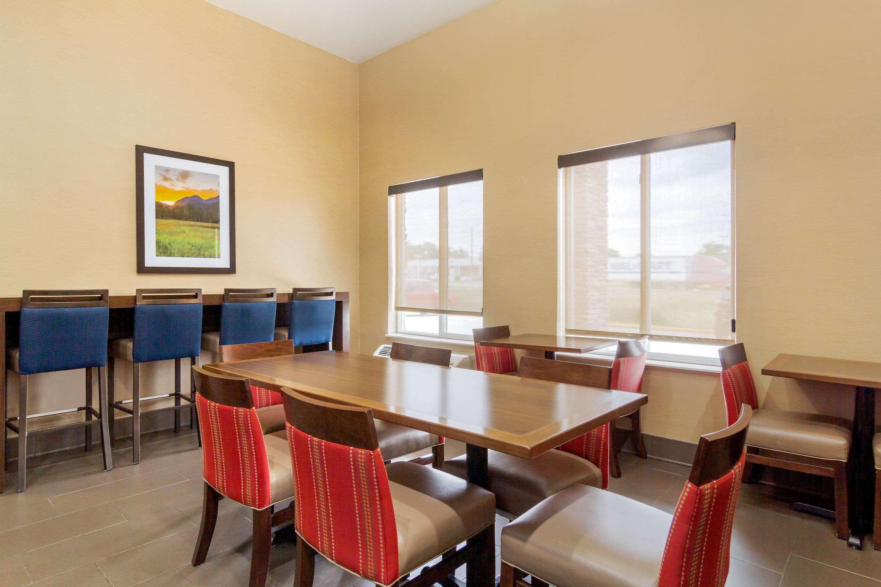 Comfort Inn & Suites Greeley Ngoại thất bức ảnh