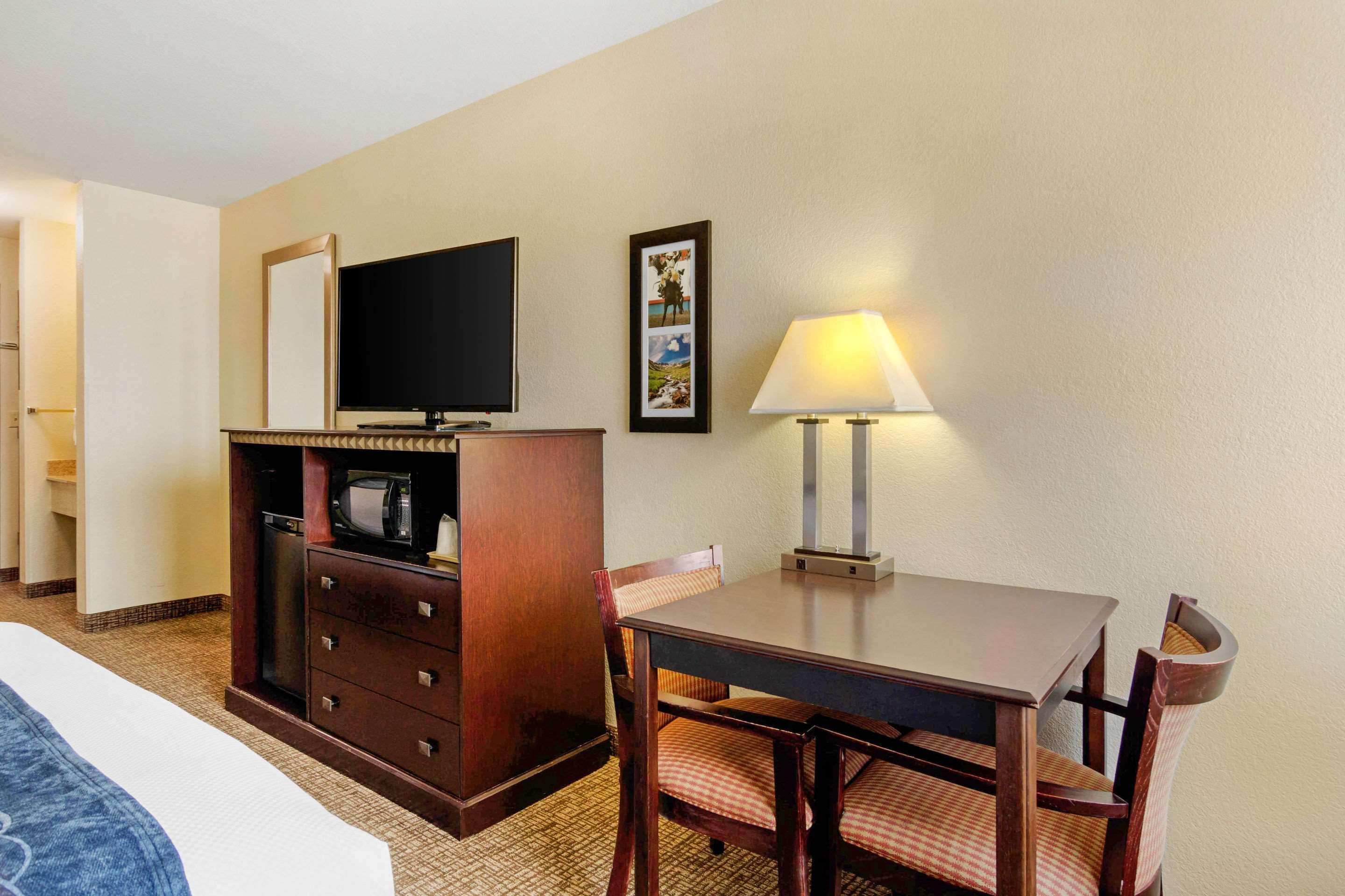 Comfort Inn & Suites Greeley Ngoại thất bức ảnh