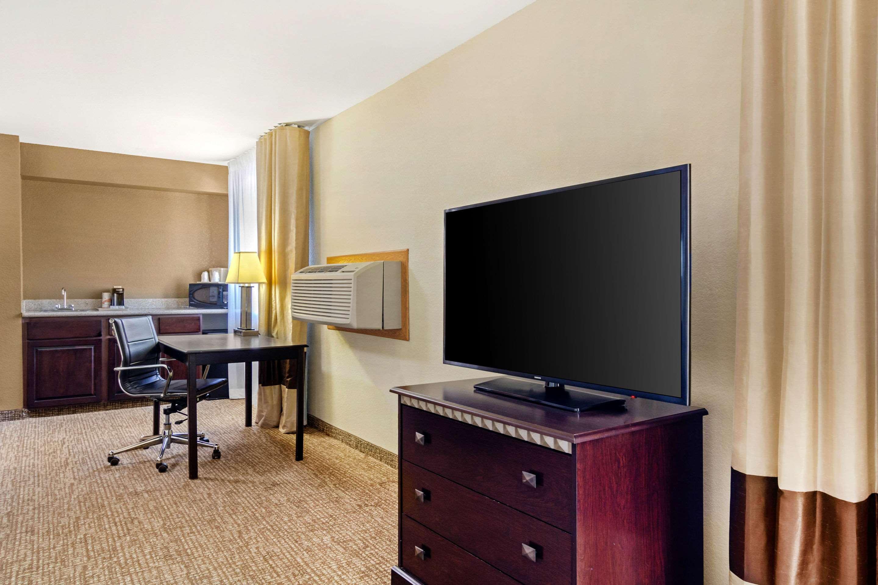 Comfort Inn & Suites Greeley Ngoại thất bức ảnh