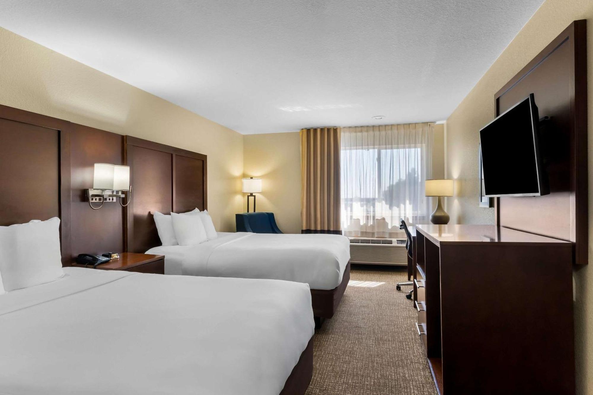 Comfort Inn & Suites Greeley Ngoại thất bức ảnh
