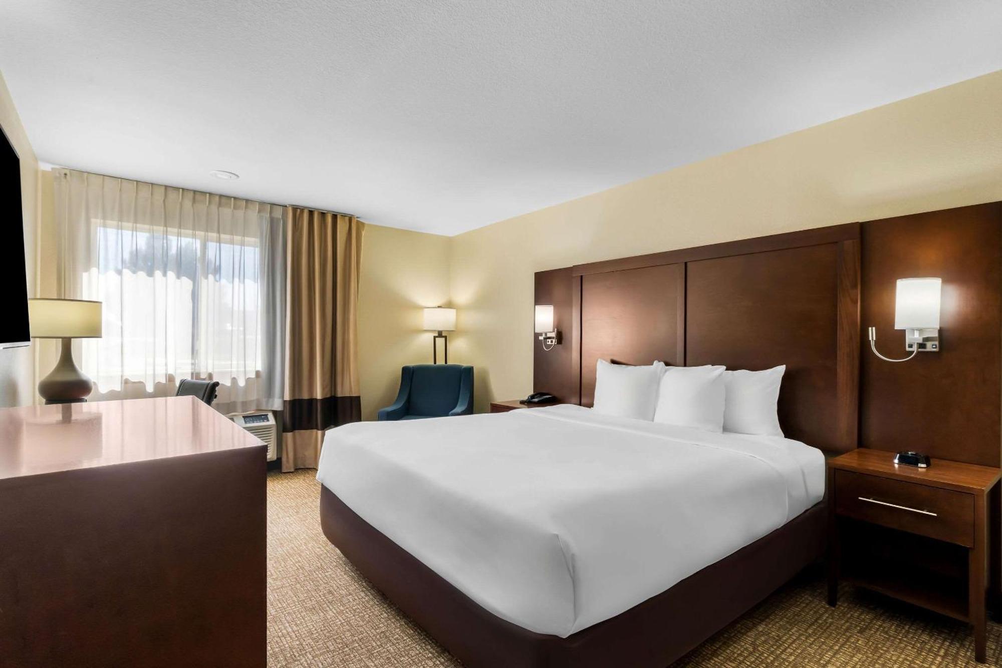 Comfort Inn & Suites Greeley Ngoại thất bức ảnh