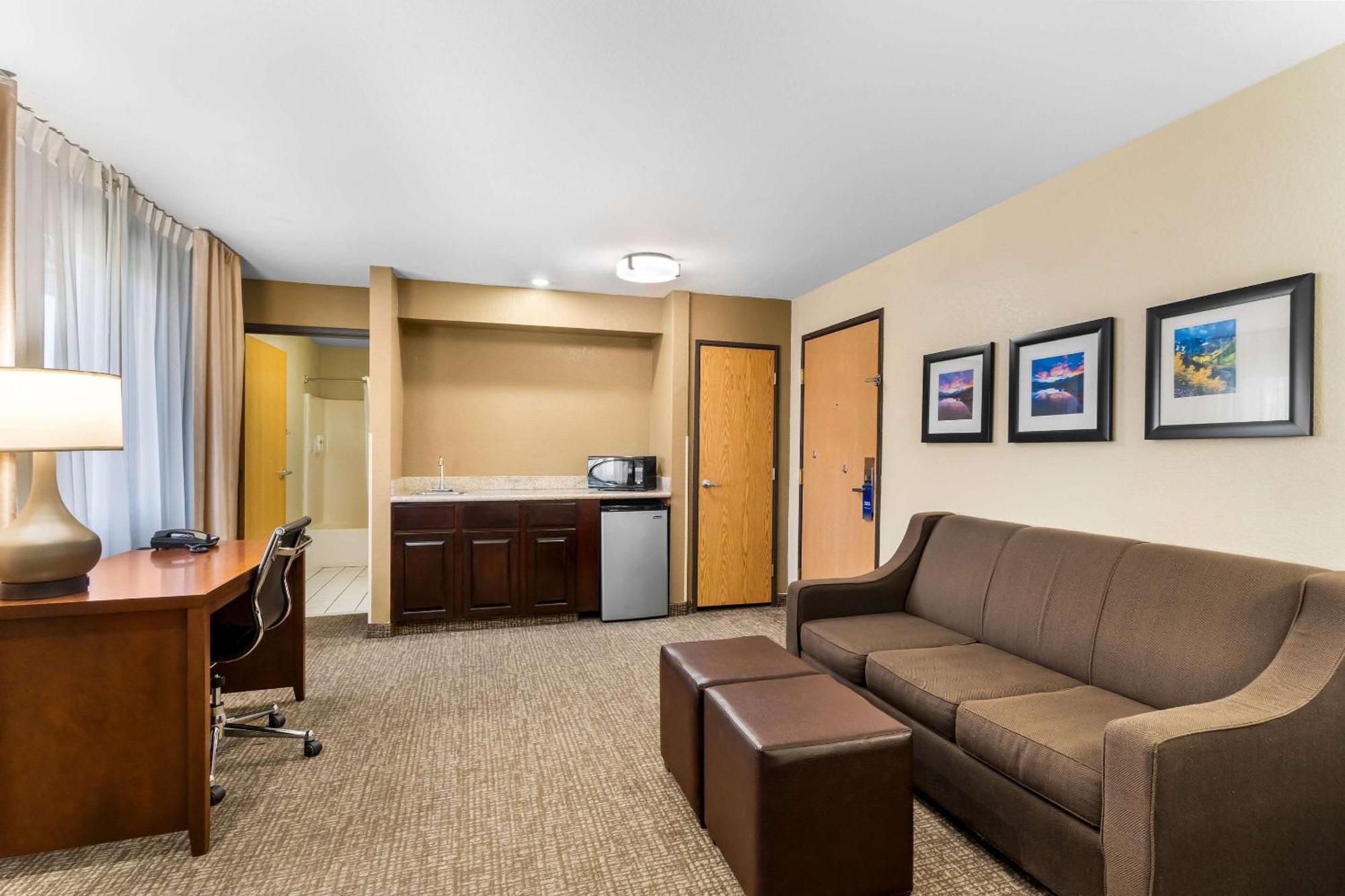 Comfort Inn & Suites Greeley Ngoại thất bức ảnh