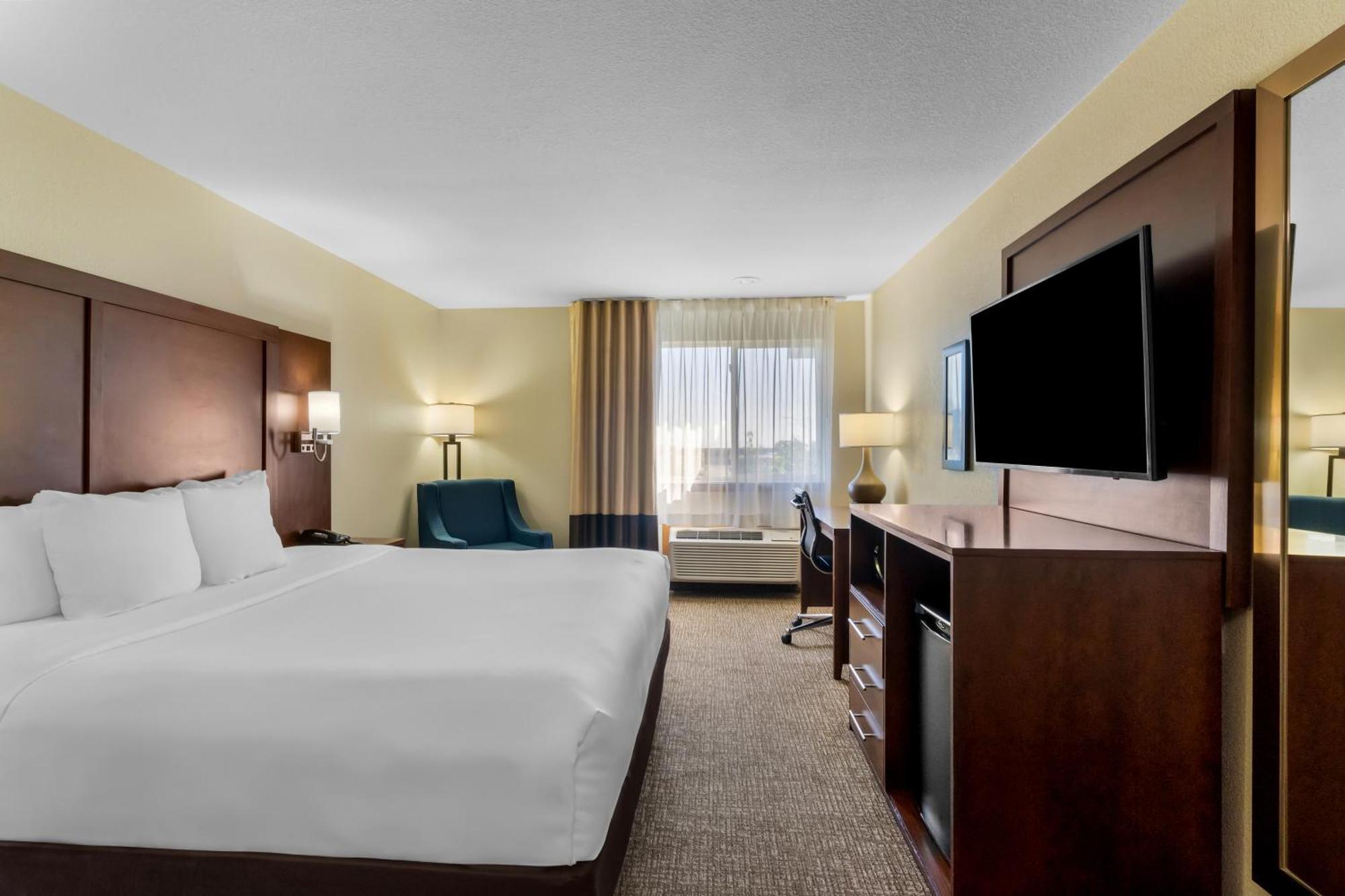 Comfort Inn & Suites Greeley Ngoại thất bức ảnh