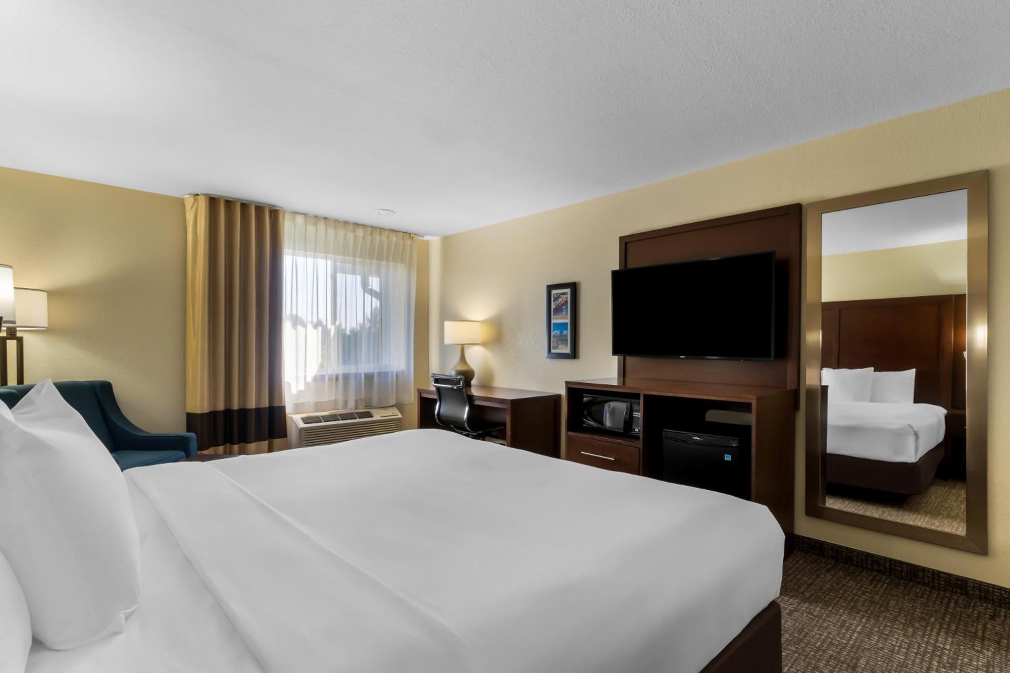 Comfort Inn & Suites Greeley Ngoại thất bức ảnh